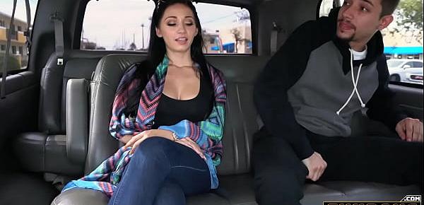 Sexy Babe Gets Laid In Car by Her Partner