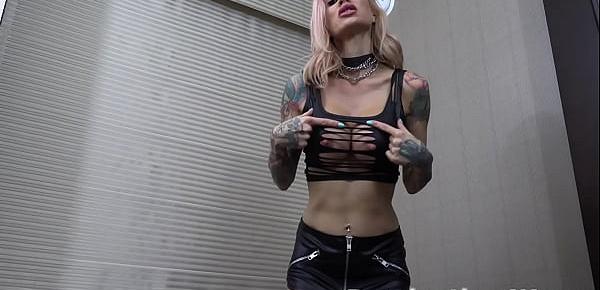 Tattooed Lola Fae Hardcore Drilled by Police Officer