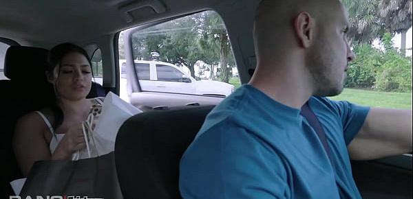 Cute and Teen Babe is Enjoying Hardcore Fuck in Car